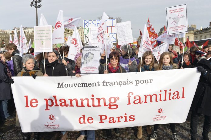 Manifestation pour la defense du droit a l'avortement (IVG) Copyright : ©Patrick ALLARD/REA