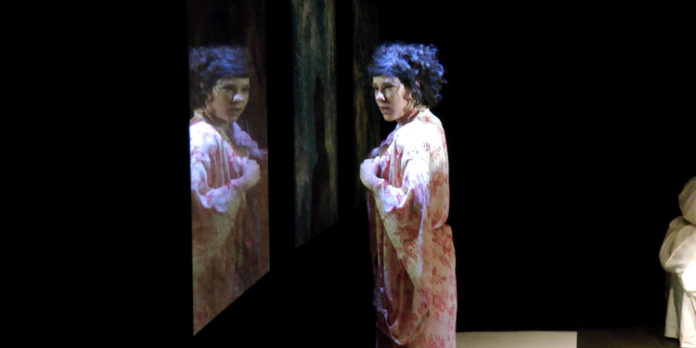 Molly, théâtre des Déchargeurs, Paris, Chloé Chevalier DR