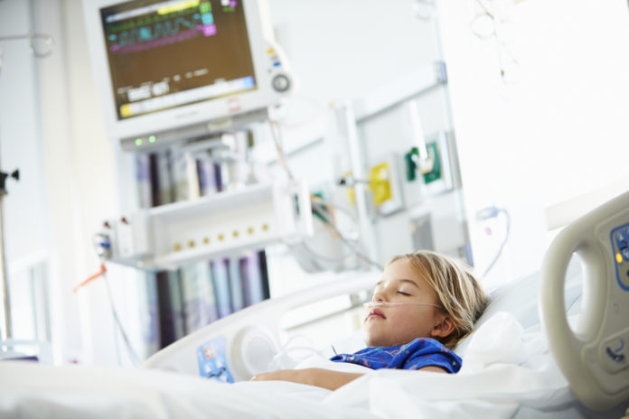 Service pédiatrique, enfant, réanimation 123RF©