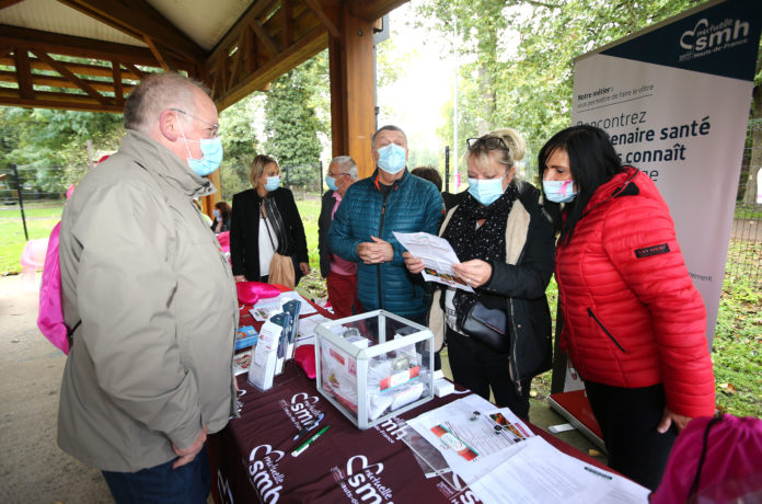 Stand de la SMH, avec la presence de Carole Moreira, presidente de la mutuelle SMH. © Franck Crusiaux
