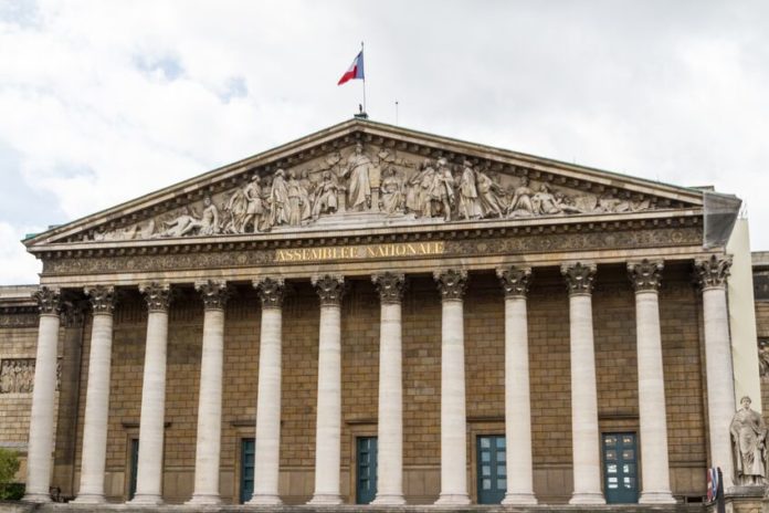 Façade de l'Assemblée nationale © 123RF