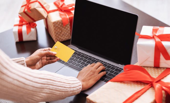 Achat de cadeaux sur Internet en pratique 123RF©