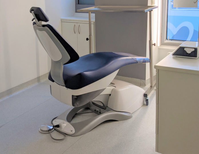 Salle de chirurgie dentaire MCRN