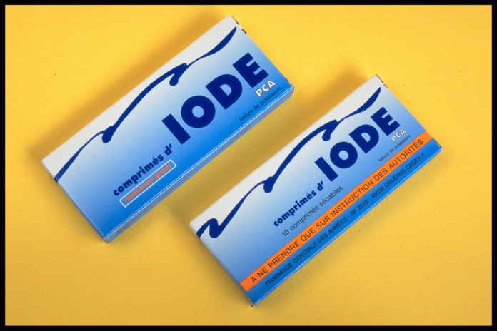 En cas d’accident nucléaire, les comprimés d’iode permettent de protéger la thyroïde d’une contamination radioactive. ©Francois HENRY/REA