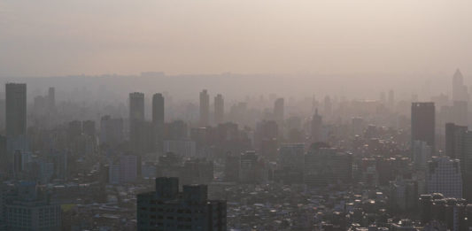 Pollution atmosphérique sur une ville
