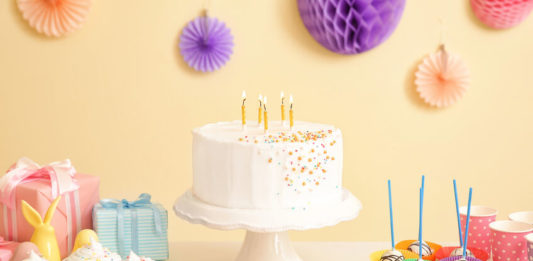 Gâteaux sur une table