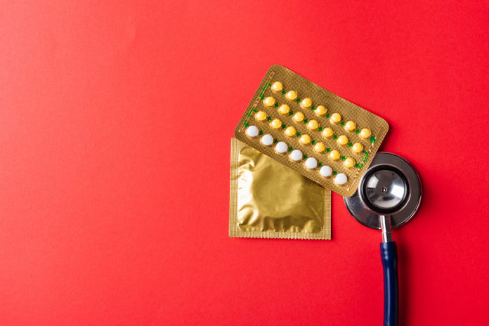 Préservatif, pilule, stétoscope