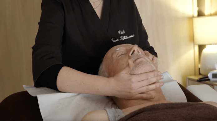 Les personnes malades du cancer peuvent bénéficier de soins permettant d’améliorer leur qualité de vie et l’expérience de la maladie. © Ligue nationale contre le cancer