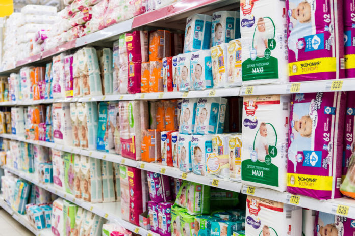 Linéaire de couches dans un supermarché