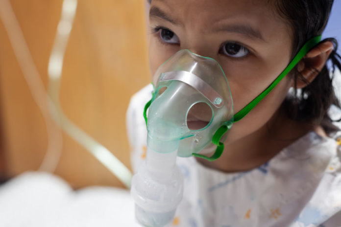 Chaque année, 11 000 enfants de moins de trois ans sont hospitalisés en urgence à cause de leur asthme. © 123 RF