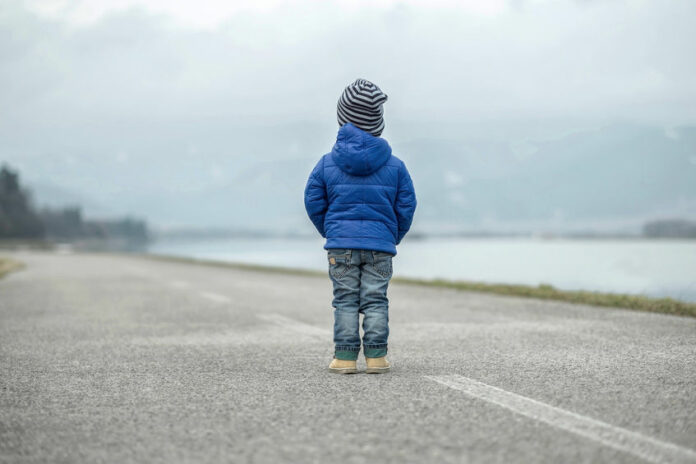 Le constat du rapport publié le 8 avril est sans appel : défaillance systémique, mauvaises conditions d’accueil, insuffisance des moyens… un tableau alarmant, qui met en lumière un secteur traversé par une crise profonde, une ASE « dans le gouffre ». © 123RF