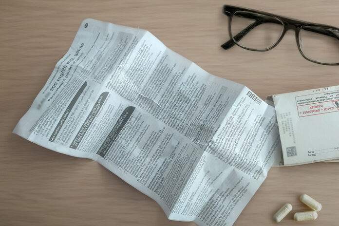 Les associations de patients demandent le maintien sans condition de la notice papier dans toutes les boîtes de médicaments, sans exception, ni logique de substitution progressive. © Stéphane Genelot