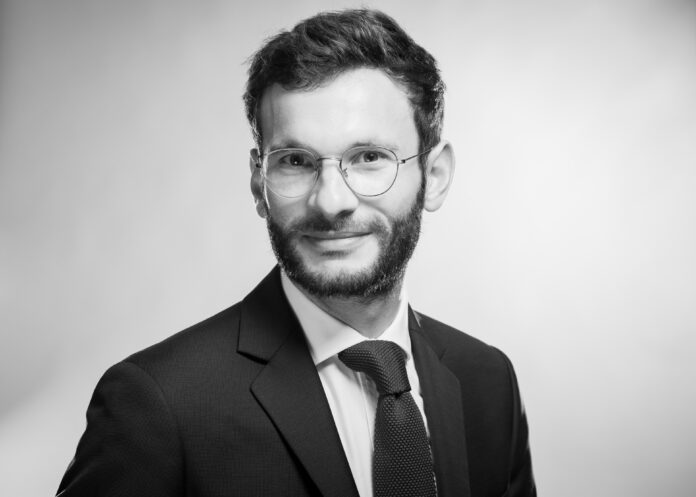 Théo Ducharme, professeur de droit public spécialisé en droit constitutionnel décrypte les conséquences notamment pour le budget de la santé. © DR