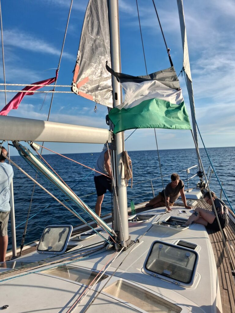 Une autre photo du voilier. Crédit photo : DR