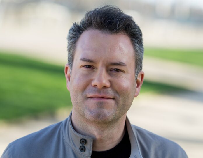 L’économiste Éloi Laurent plaide pour la mise en place d’une « Sécurité sociale écologique » intégrant pleinement les nouveaux risques sociaux que représentent les canicules, les inondations et l’ensemble des crises environnementales. © DR